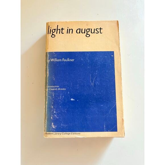 Light in August by William Faulkner – 1968 Vintage Paperback - Picture 1 of 3